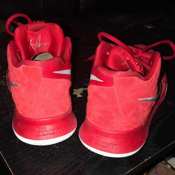 Kyrie 3 Red Suede SZ 8.5 - Picture 4 of 6